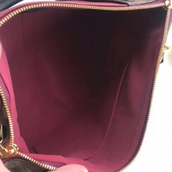 Louis TOTE Vuitton V MM 0421